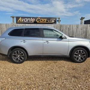 MITSUBISHI OUTLANDER 2.2 DI-D GX3 2015 - Image 2