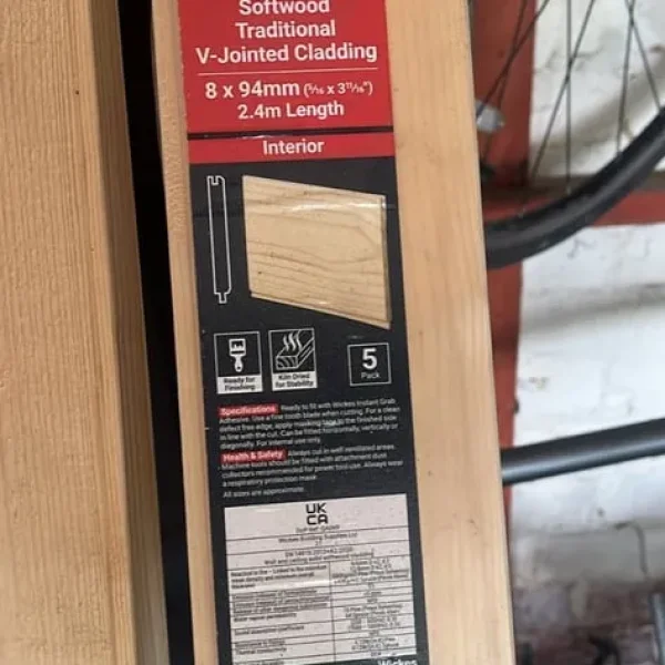 Softwood v-joint cladding 9 pieces
