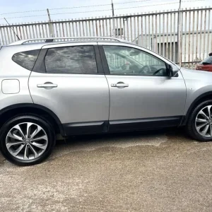 2011 Nissan Qashqai 2.0 dCi Tekna 5dr Hatchback Diesel Manual - Image 4