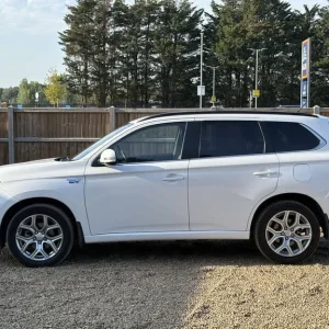 2015 Mitsubishi Outlander Plug-in Hybrid SUV - Image 2