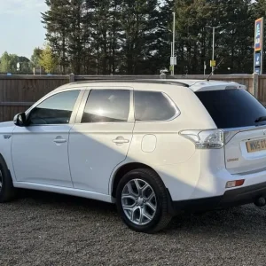 2015 Mitsubishi Outlander Plug-in Hybrid SUV - Image 3
