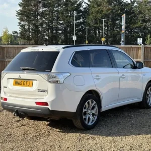 2015 Mitsubishi Outlander Plug-in Hybrid SUV - Image 5