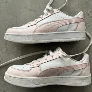 Puma Trainers size 2 - Image 2