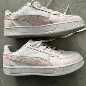 Puma Trainers size 2 - Image 3