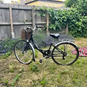 Viking Heritage Ladies City Bike with basket and lock