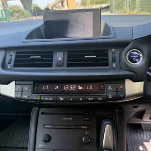 2016 Lexus CT 200h 1.8L Hybrid Hatchback - Image 4