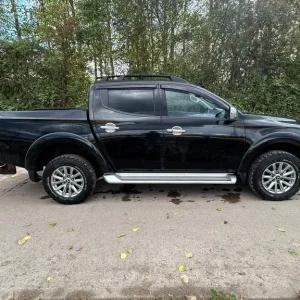 2017 Mitsubishi L200 Double Cab 4WD Auto - Image 4