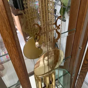 Grandfather Clock that Chimes - Image 4