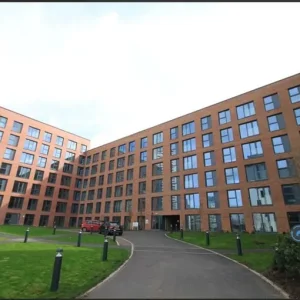 2 bedroom flat in Windmill Street, south-petherton, Somerset