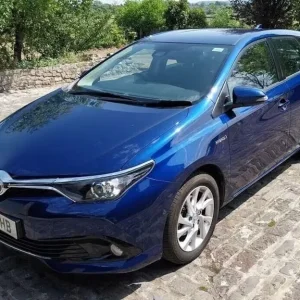 2017 Toyota Auris 1.8 VVT-h Hybrid Hatchback with Safety Sense - Image 2