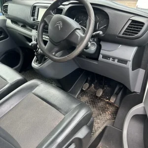 Citroen Dispatch Panel Van 2019 Manual - Image 2