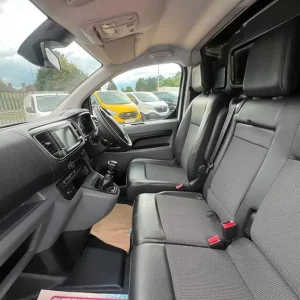 2020 Peugeot Expert 2.0 BlueHDi Panel Van - Image 3