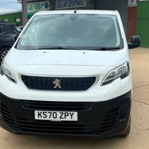 2020 Peugeot Expert 2.0 BlueHDi Panel Van - Image 8