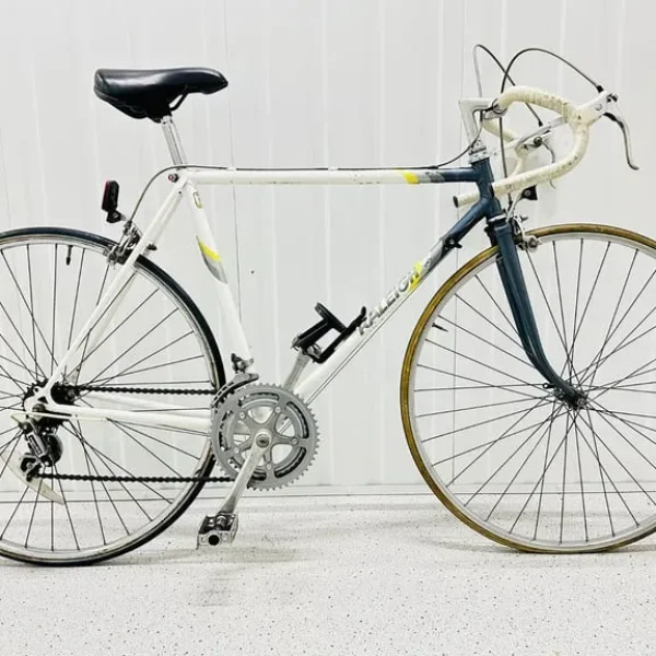 Fully Serviced RALEIGH Road Bike 10 Speed 700c Wheels Excellent Condition