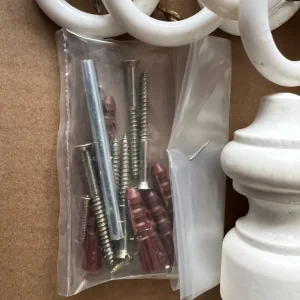 White Wooden Curtain Pole 3m with Fittings and Rings - Image 5