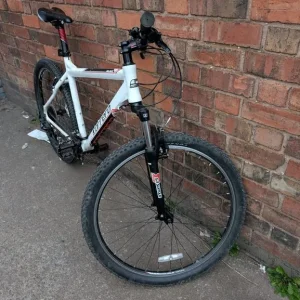 Carrera Valour Mountain Bike - Image 2