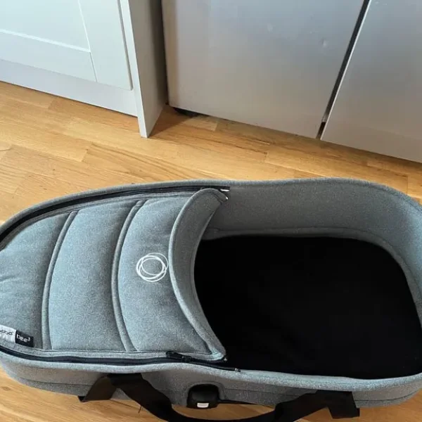 Bugaboo Bee Carrycot with Base