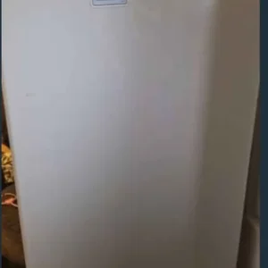 Underbench fridge/freezer - Image 2