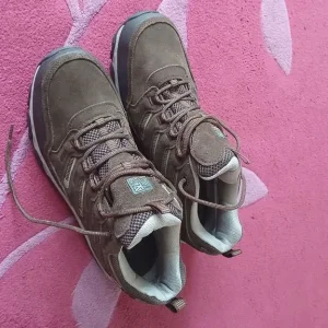Mens walking boots