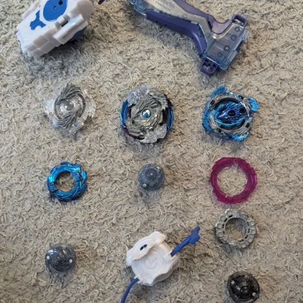 3 beyblades