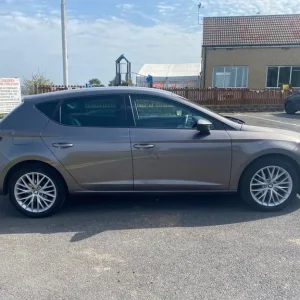 2017 SEAT Leon 1.2 TSI SE Dynamic Technology 5dr Hatchback Petrol Manual - Image 2