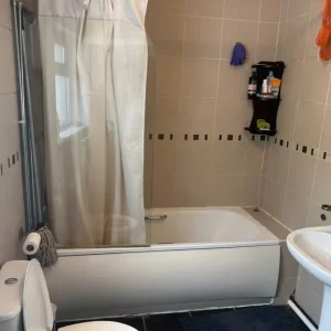 Double room in Forfar, Angus - Image 6