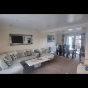 6 bedroom house in Northdrift Way, eaglesham, East Renfrewshire (6 bed) - Image 2