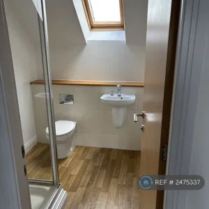 3 bedroom semi-detached house in Dorridge, Dorridge Road - Image 5