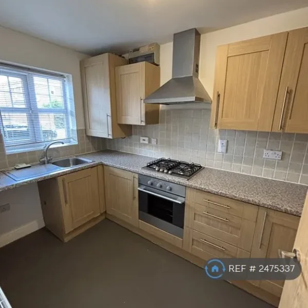 3 bedroom semi-detached house in Dorridge, Dorridge Road