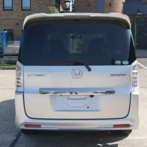 2013 Honda Stepwagon Spada 2.0 Silver 7-seat with power sliding doors - Image 4