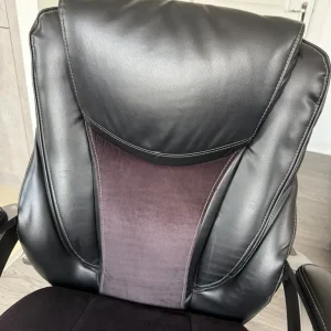 Staples executive office chair - Image 3