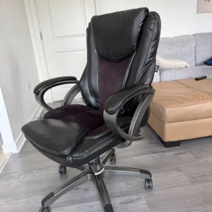Staples executive office chair - Image 6
