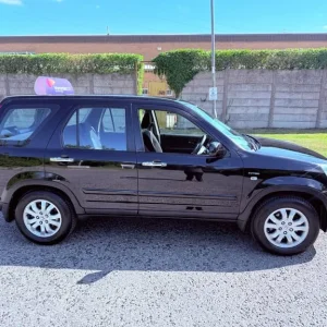 2006 Honda CR-V 2.0 VTEC Sport 4x4 Manual with Alloy Wheels and CD Player - Image 2
