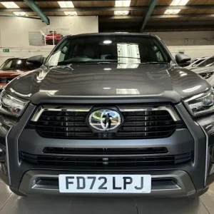 2023 Toyota Hi-Lux 2.8 D-4D Invincible X Pickup Double Cab 4DR Diesel Auto 4WD - Image 3