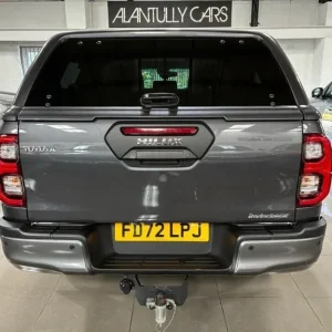 2023 Toyota Hi-Lux 2.8 D-4D Invincible X Pickup Double Cab 4DR Diesel Auto 4WD - Image 5