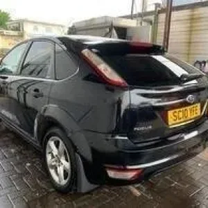 2010 Ford Focus 1.6 ZETEC 5-door hatchback petrol manual - Image 4