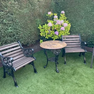 Cast iron table and chairs - Image 4