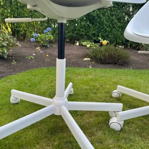 3 x white ikea malskar swivel chairs - Image 3