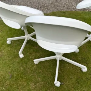 3 x white ikea malskar swivel chairs - Image 6