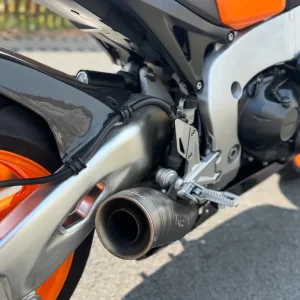 Honda CBR 1000RR Fireblade 2010 - Image 4