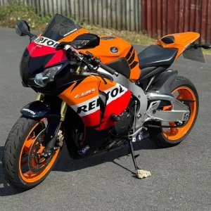 Honda CBR 1000RR Fireblade 2010 - Image 6