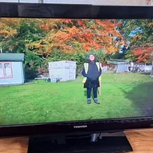 32-inch Toshiba TV with HDMI and DVD - Image 6