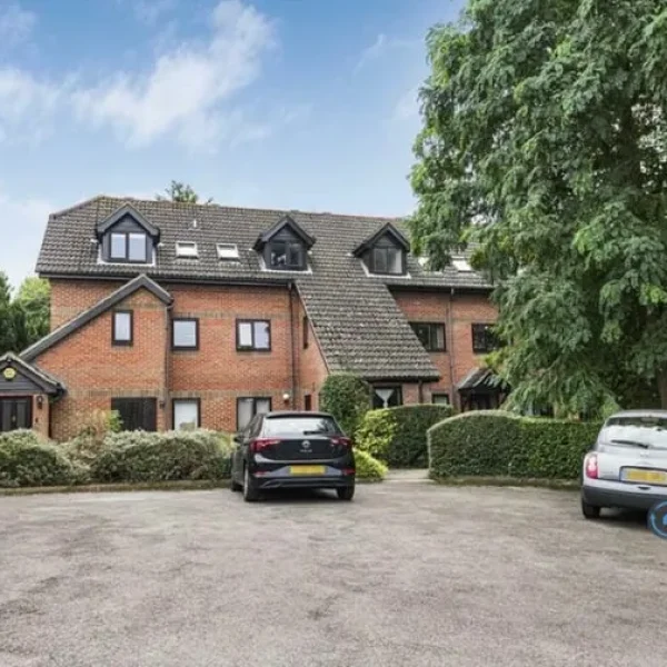 2 bedroom flat in Hambleberry Court