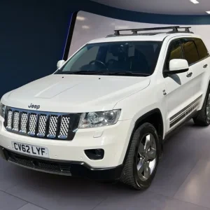 2012 Jeep Grand Cherokee 3.0 CRD Overland 5dr Auto Estate Diesel - Image 2