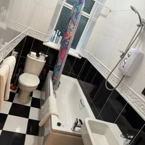 Two Bedroom Spacious Maindoor Flat - Image 3