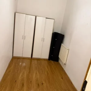 Two Bedroom Spacious Maindoor Flat - Image 6