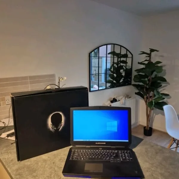 Alienware 17 R2 Gaming Laptop