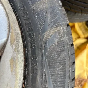 Toyota Yaris rims and tyres - Image 2