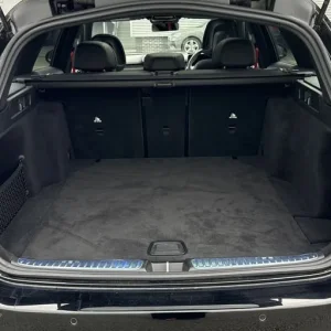 2023 Mercedes-Benz C43 AMG 2.0L Hybrid 4MATIC - Image 6