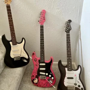 Back to school guitars 🍎🏫🎸 - Image 3